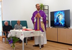 Missa de Páscoa, no Centro de Dia 