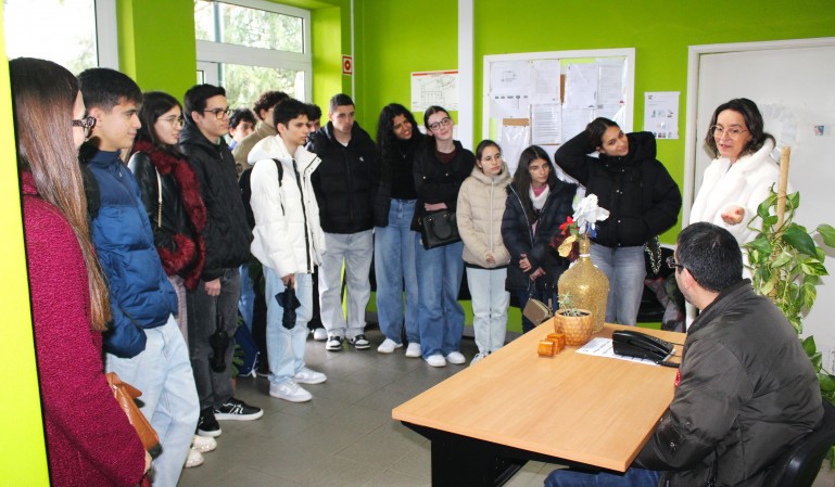 Alunos do Externato de Vila Meã visitam CACI da Cercimarante 