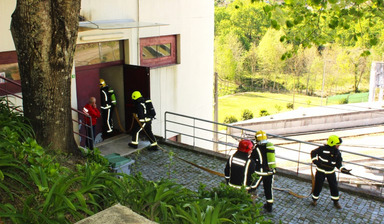 Simulacro de abalo sísmico testou meios de segurança do CFRP