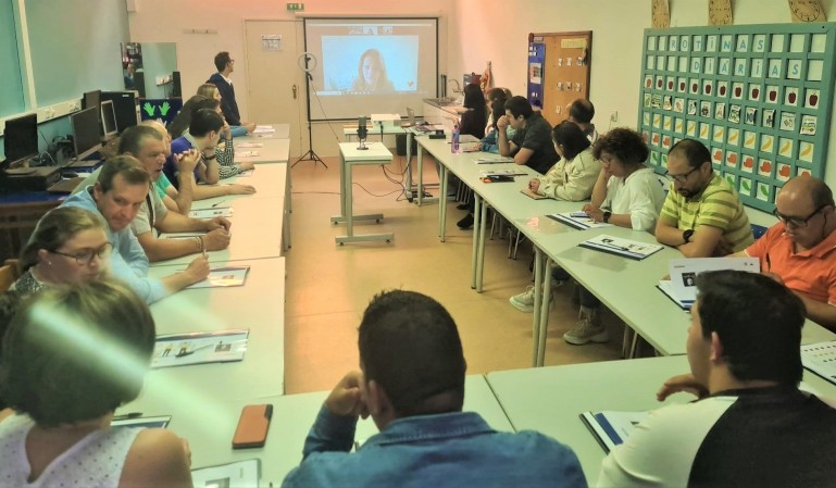 Ação de (in)formação do projeto Net à Medida realizada no CACI